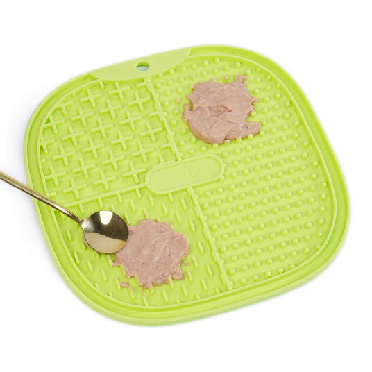 the lick pads is using with wet food for dogs and cats