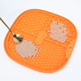 the lick pads is using with wet food for dogs and cats